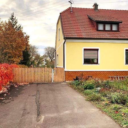 Ferienhaus Mit Garten In Thermennaehe Strebersdorf エクステリア 写真